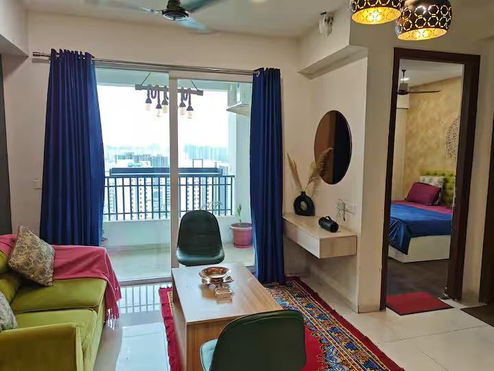 retro.inn/ serviced 1 bhk by mulberry x Solis Nature