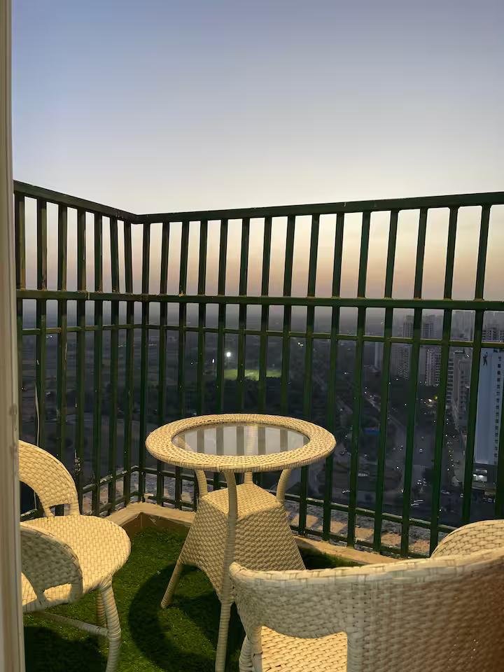 Mannat  | Pure Luxury Stay with Jaccuzi | x Solis Nature