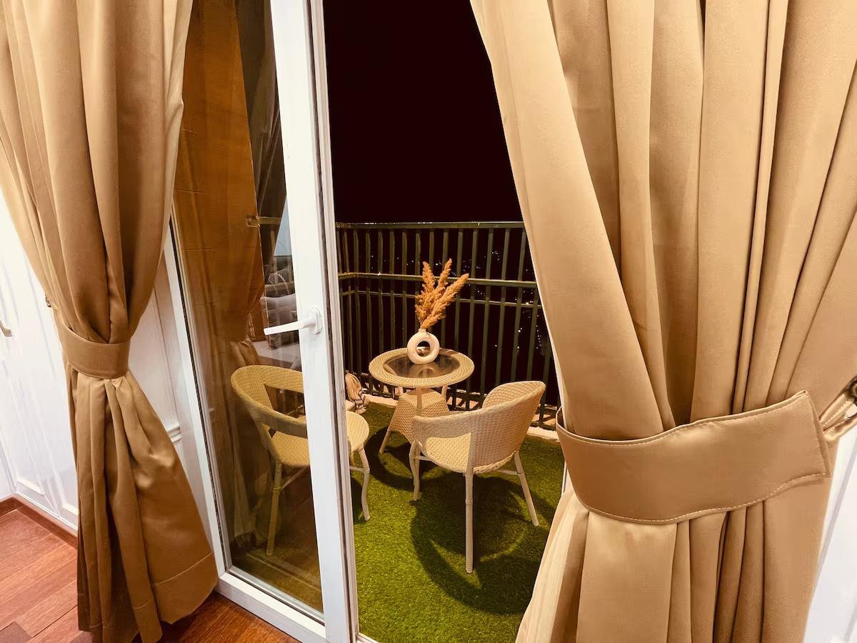 Mannat  | Pure Luxury Stay with Jaccuzi | x Solis Nature