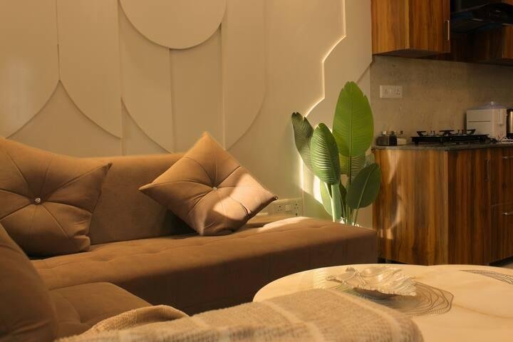 La Belle By Mulberry Homestays | Pure Luxury | (NCR) x Solis Nature