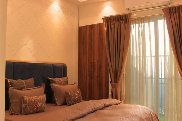 La Belle By Mulberry Homestays | Pure Luxury | (NCR) x Solis Nature