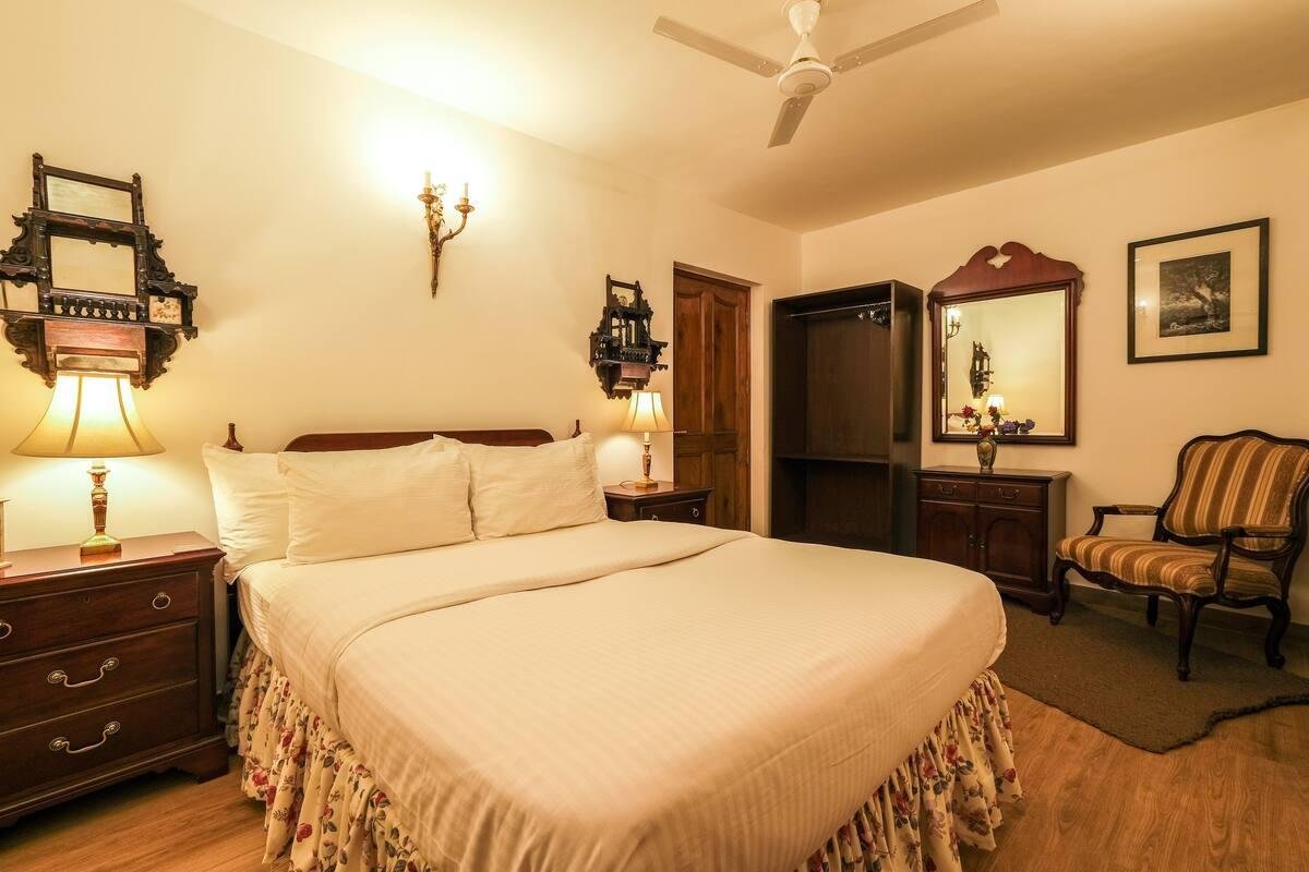 The Pink Magnolia Cottage x Solis Nature