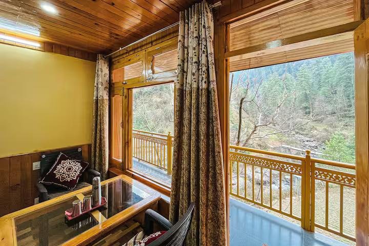 Spacious cottage in Jibhi near River x Solis Nature