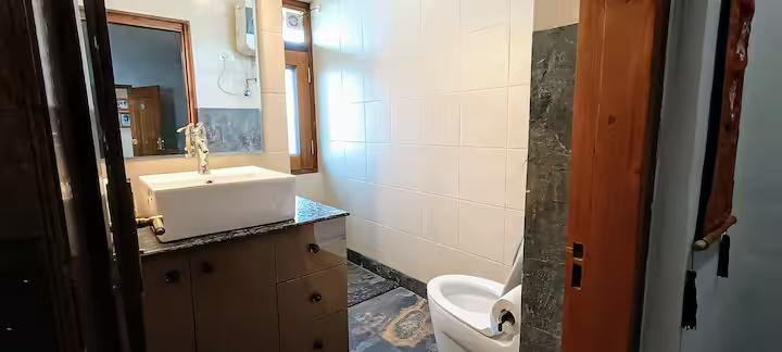 Saroga Woods Luxury Home Stay | 2BR in the hills x Solis Nature