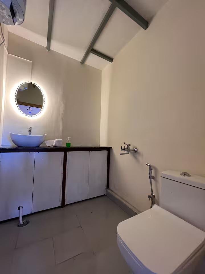 Manipuri oak stay in (A frame cabin) x Solis Nature