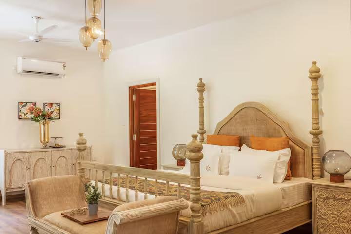 Ivory 5 BHK Private Pool Villa near Calangute x Solis Nature