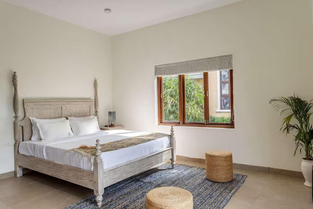Ivory 5 BHK Private Pool Villa near Calangute x Solis Nature