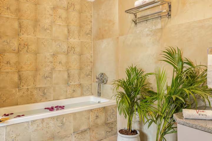 Amber 4 BR Private Pool Villa near Calangute x Solis Nature