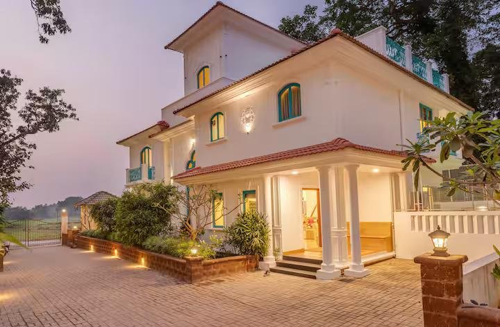 Amber 4 BR Private Pool Villa near Calangute x Solis Nature