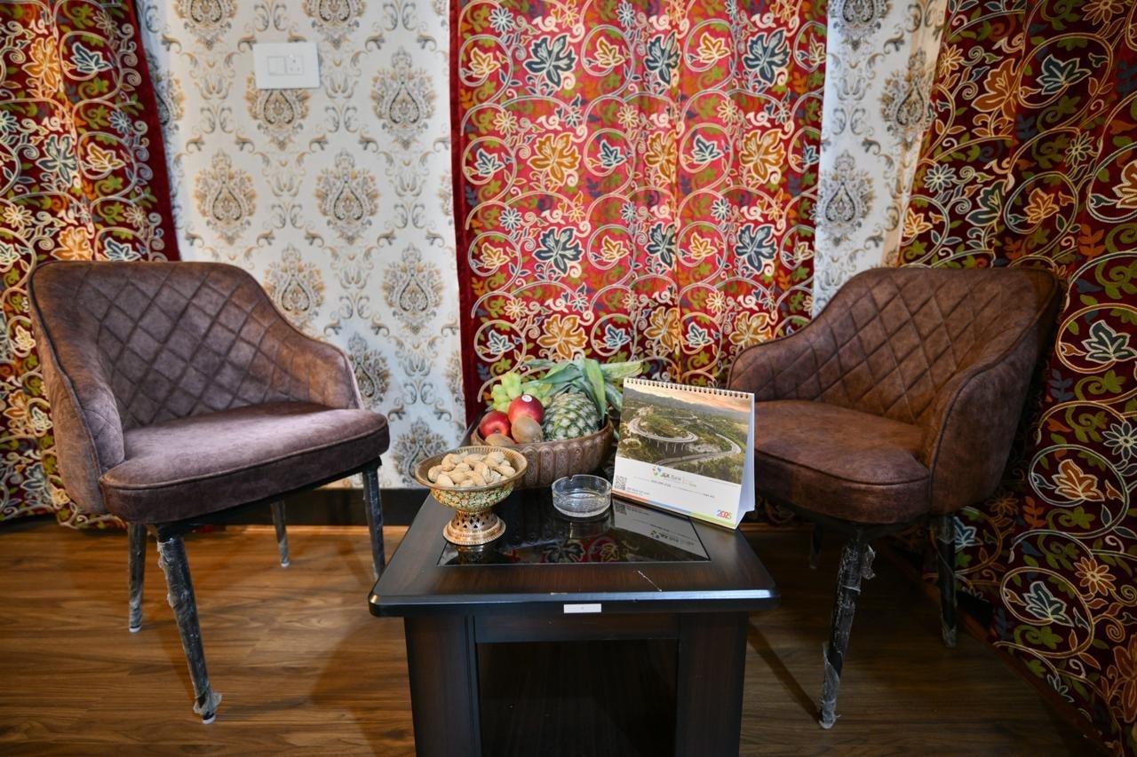 Aubiz Villa's Residential Suite x Solis Nature