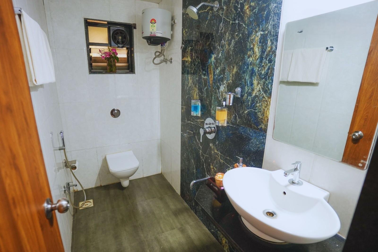 By the Foothills 7BHK x Solis Nature