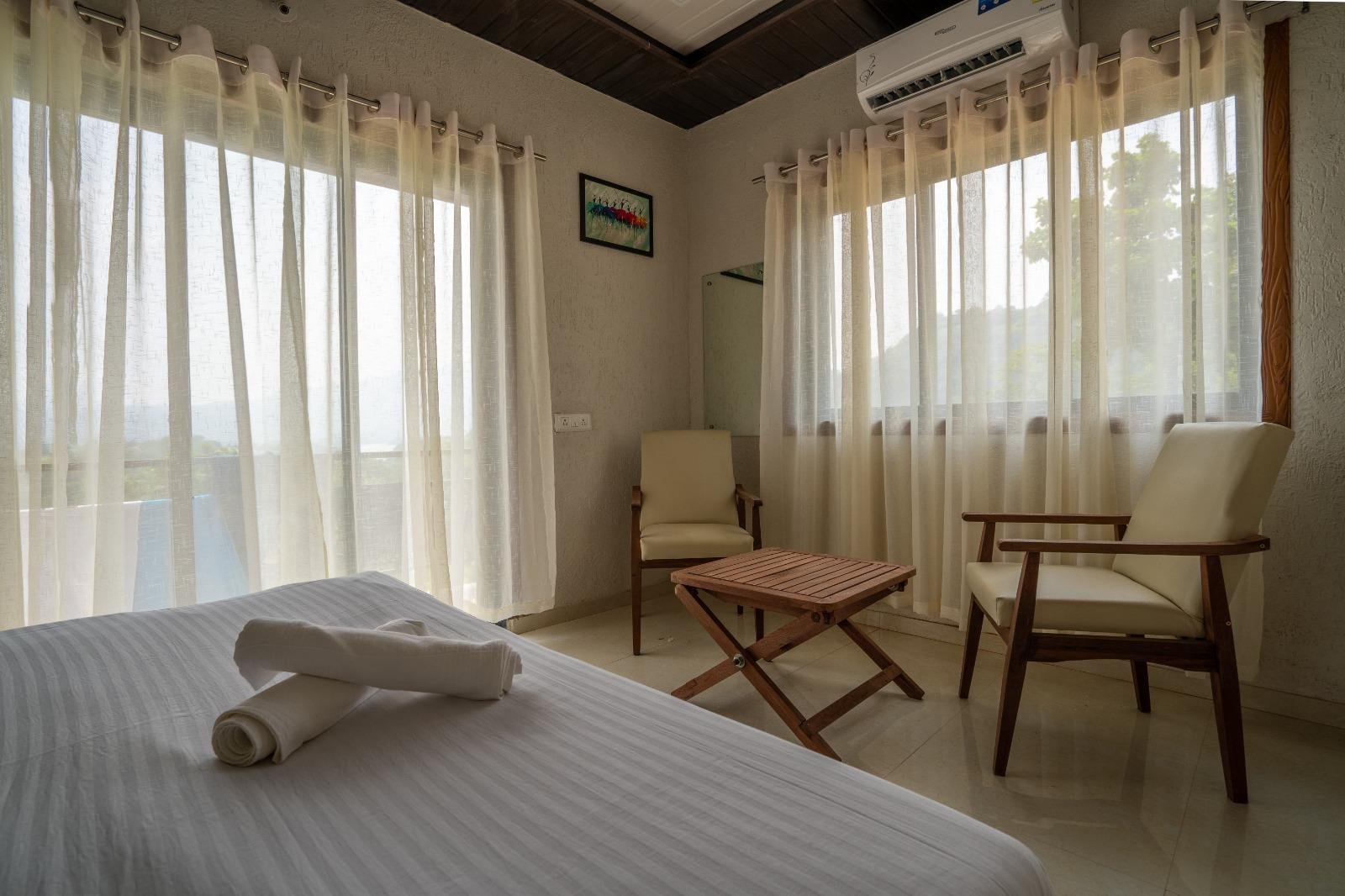 By the Foothills 7BHK x Solis Nature