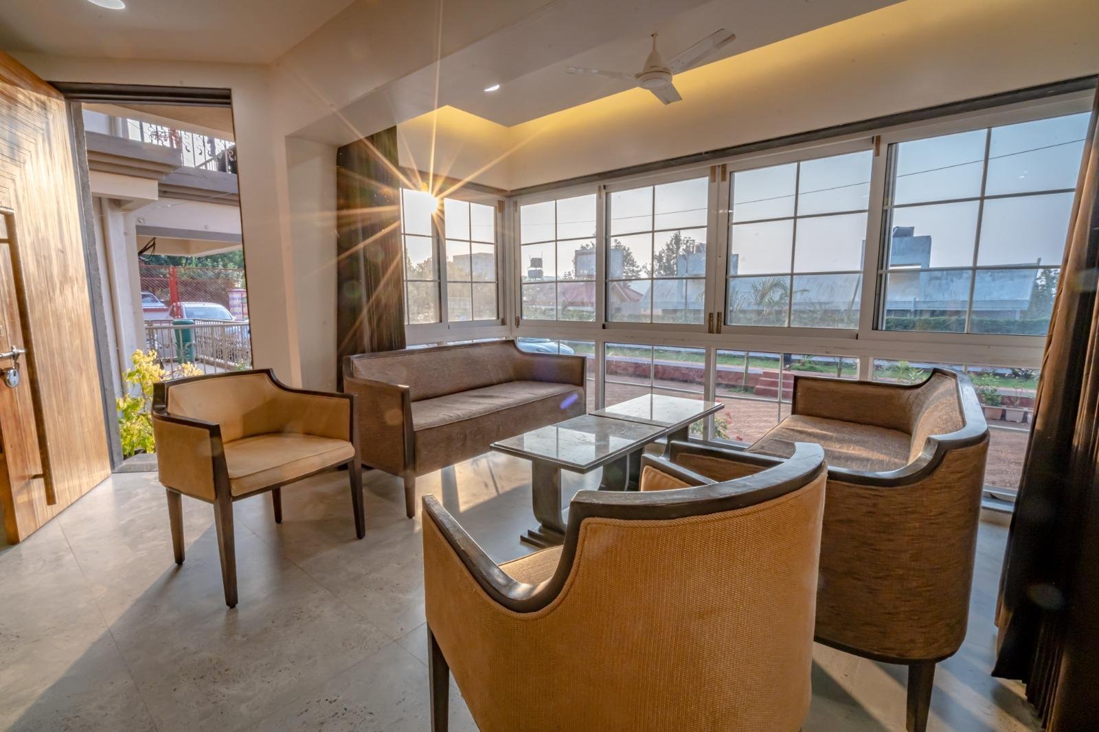 Olivia 5BHK x Solis Nature