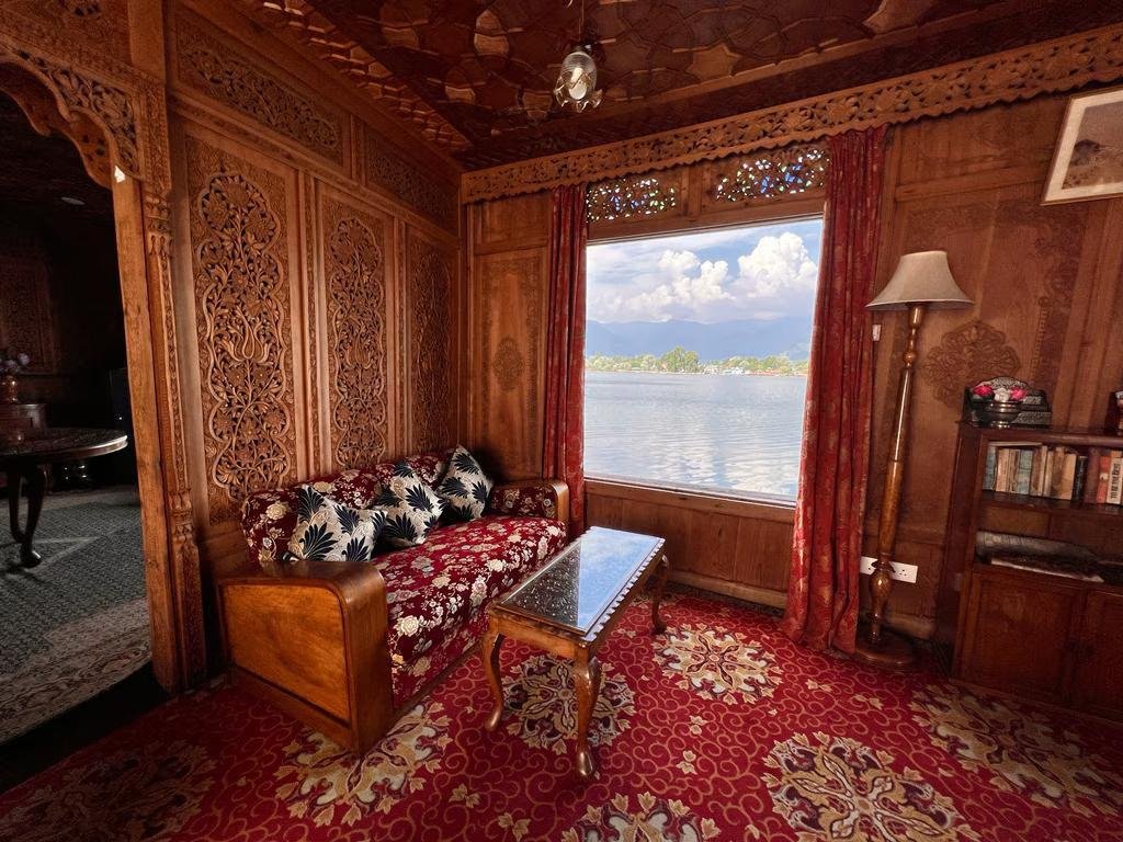 Canada Houseboats x Solis Nature