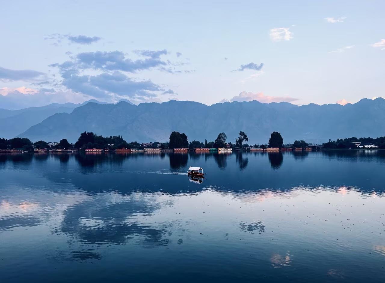 Canada Houseboats x Solis Nature