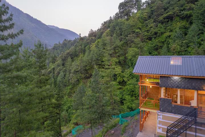 Spacious Waterfall Retreat for Families & Couples x Solis Nature