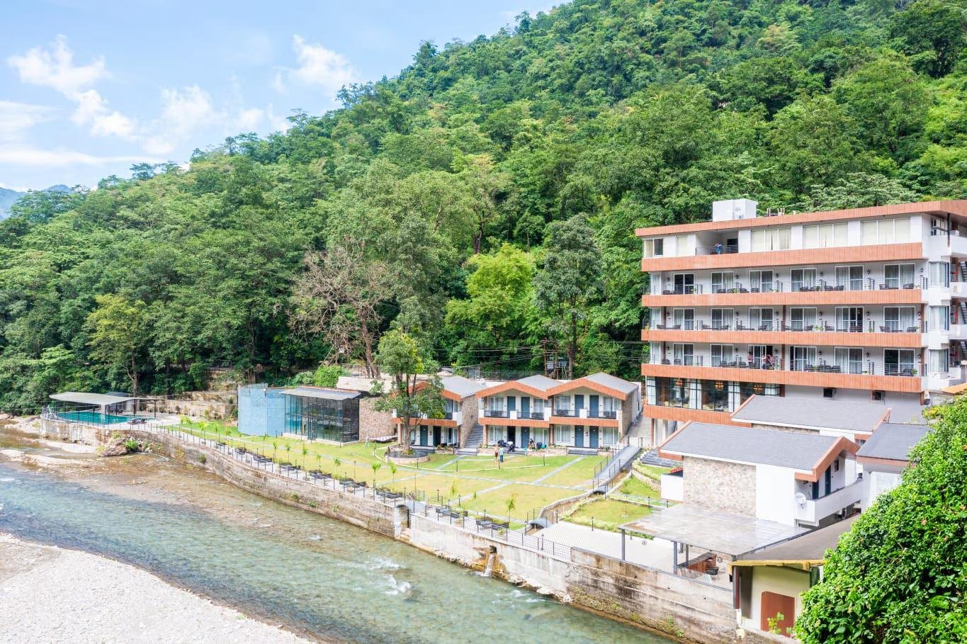 DLS Divine Resort and Spa x Solis Nature