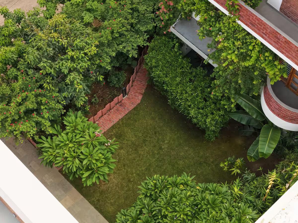 Lovely garden view private bedroom- Saur homestay x Solis Nature