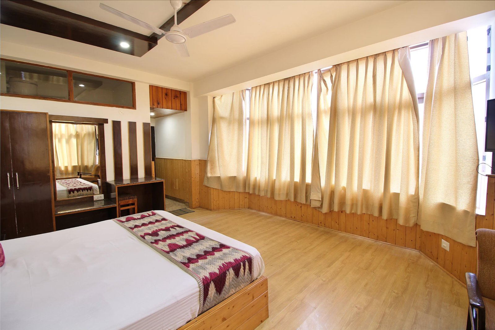 DLS Hotel Devlok x Solis Nature