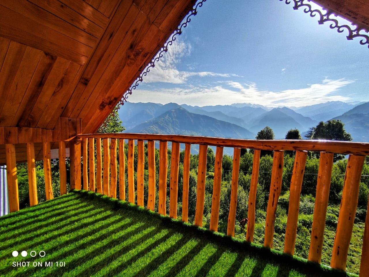 The Isisinga tree house x Solis Nature