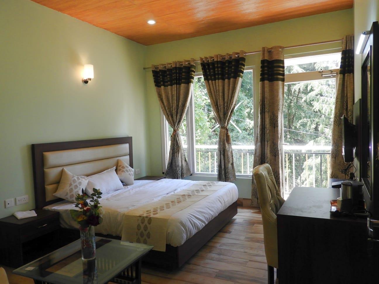 The Sandringham Hideout x Solis Nature