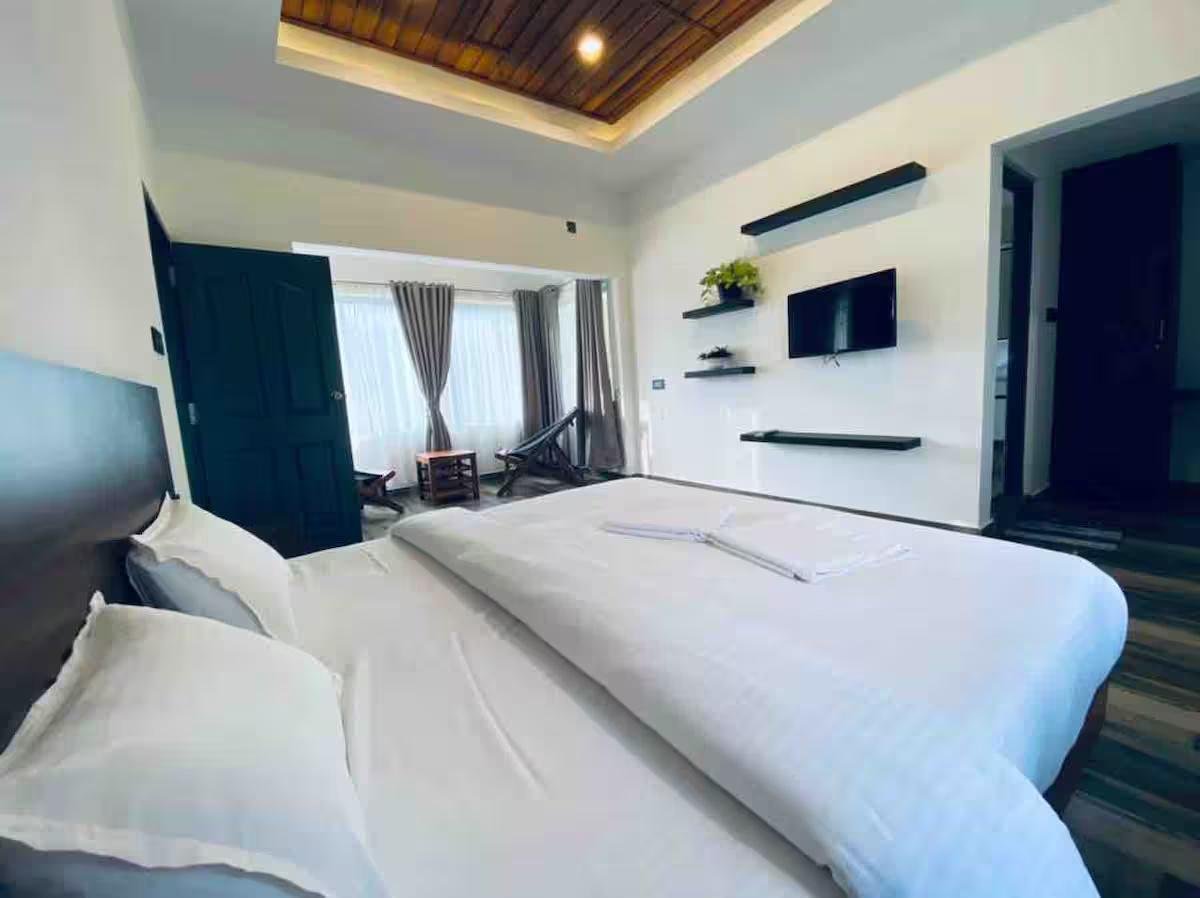 Mannoor Farms Mountain View Stays x Solis Nature