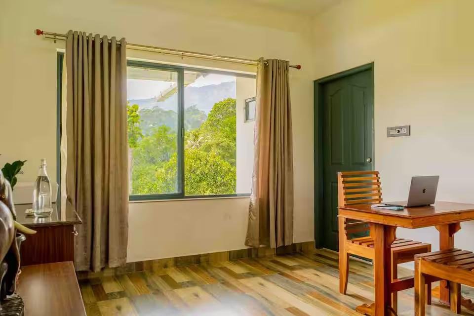 Mannoor Farms Mountain View Stays x Solis Nature