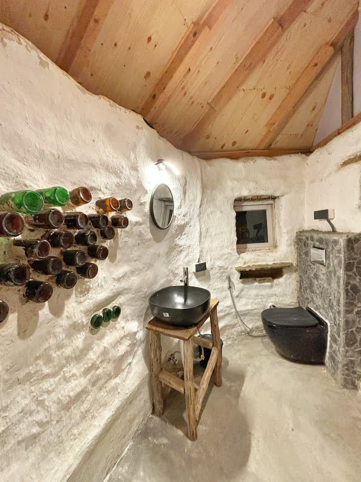 Jankis Commune Manali’s 1st Earthbag mud home x Solis Nature