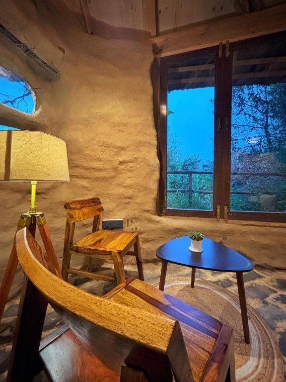 Jankis Commune Manali’s 1st Earthbag mud home x Solis Nature