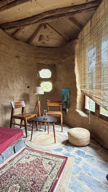 Jankis Commune Manali’s 1st Earthbag mud home x Solis Nature