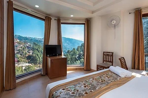 DLS Hotels The Rock Castle x Solis Nature