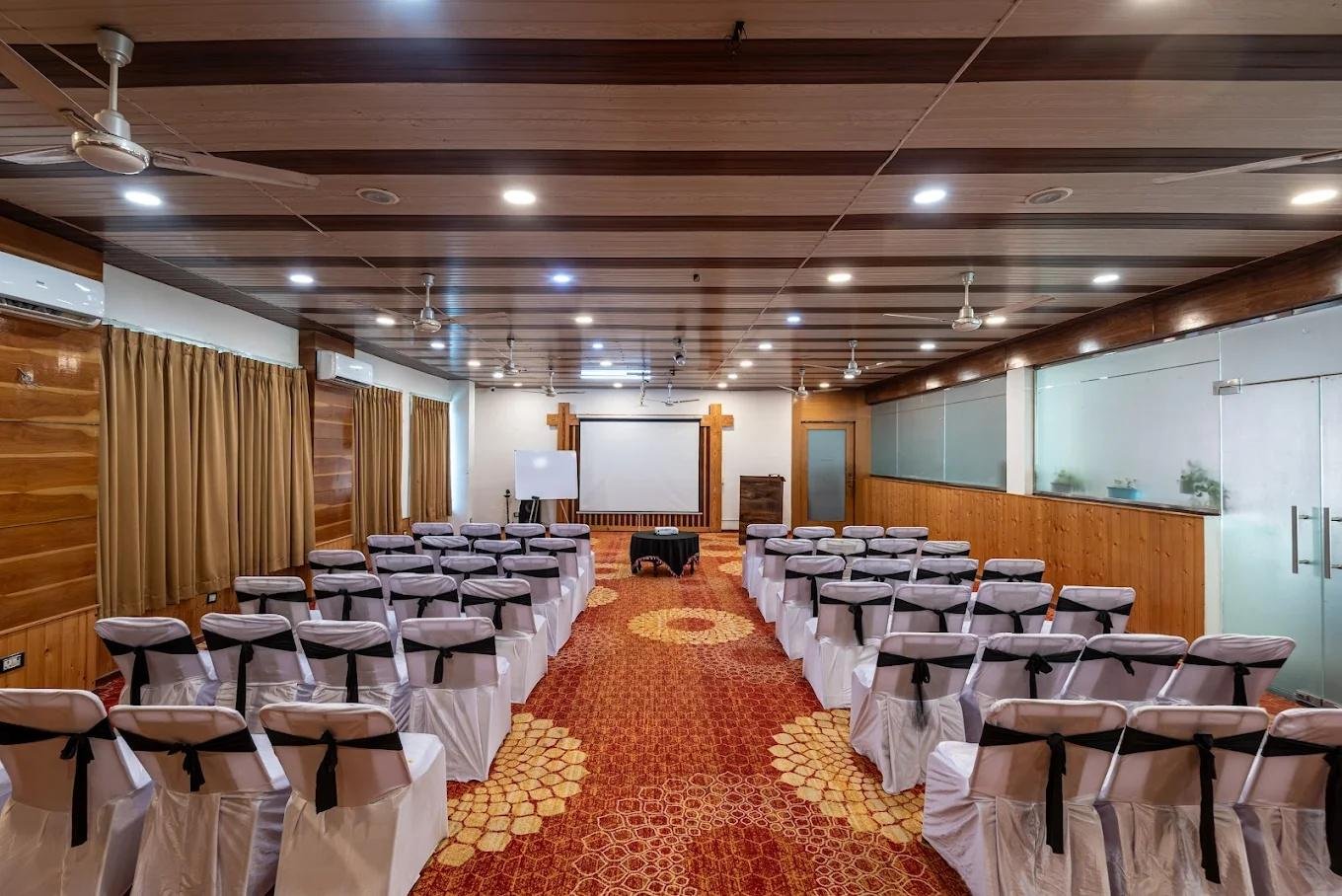 DLS Hotels on the Ganges x Solis Nature