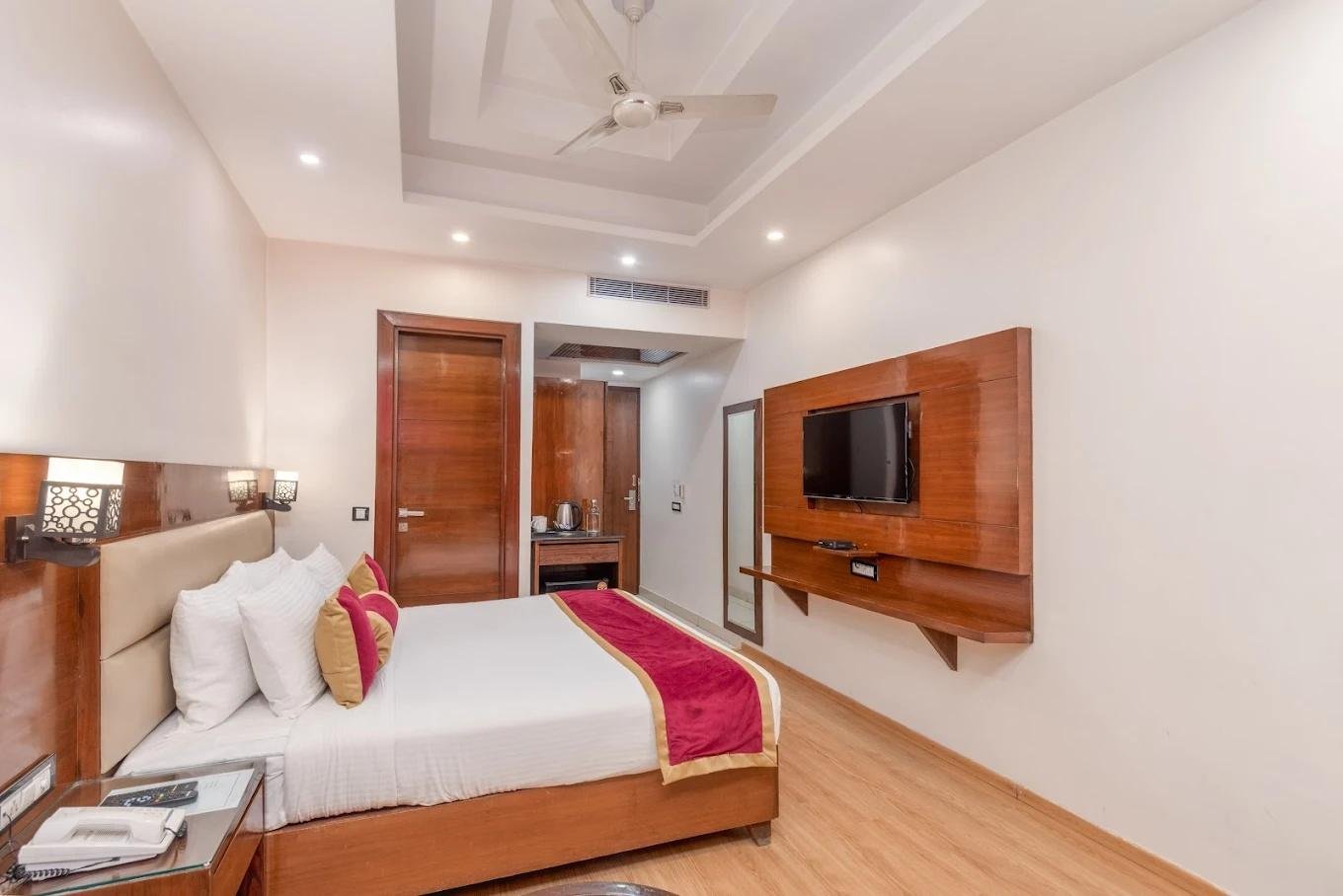 DLS Hotels on the Ganges x Solis Nature