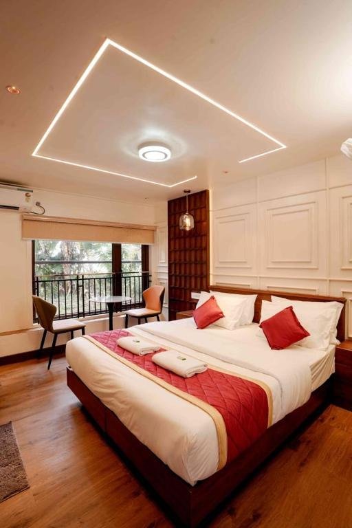 Ultra Luxury House Boat Alleppey By LexStays x Solis Nature