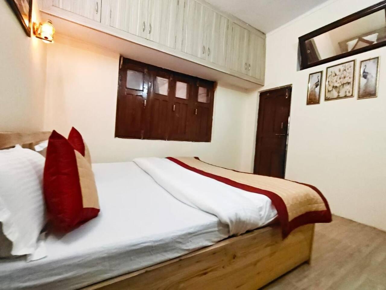 Nature's Vibe Homestay Kainchi Dham-Hillside Home x Solis Nature