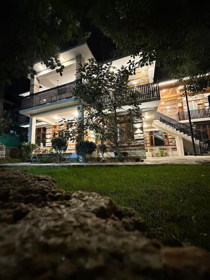 5bhk My-lo Cottage by Geeta Villas x Solis Nature