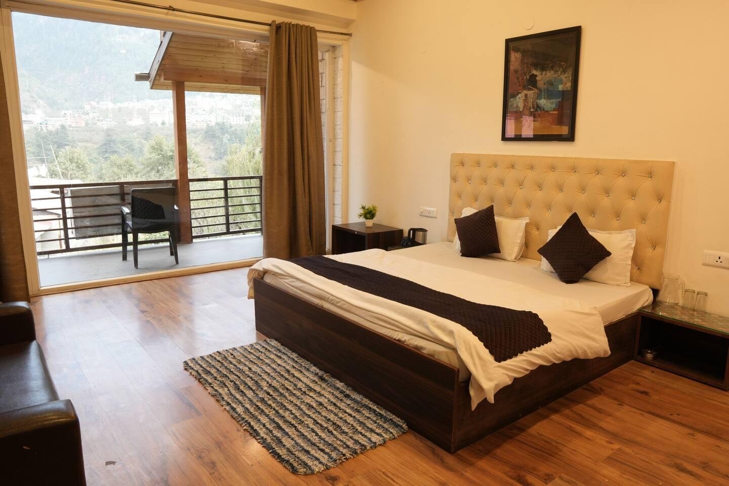 6 Bedroom Cottage with Unlimited Mountain Views x Solis Nature