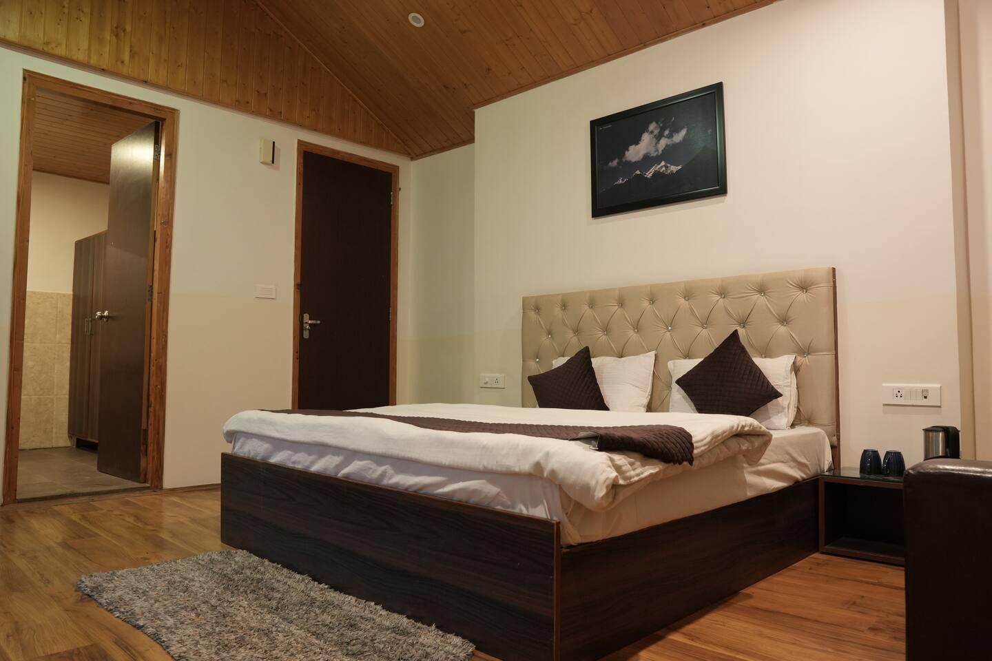 6 Bedroom Cottage with Unlimited Mountain Views x Solis Nature