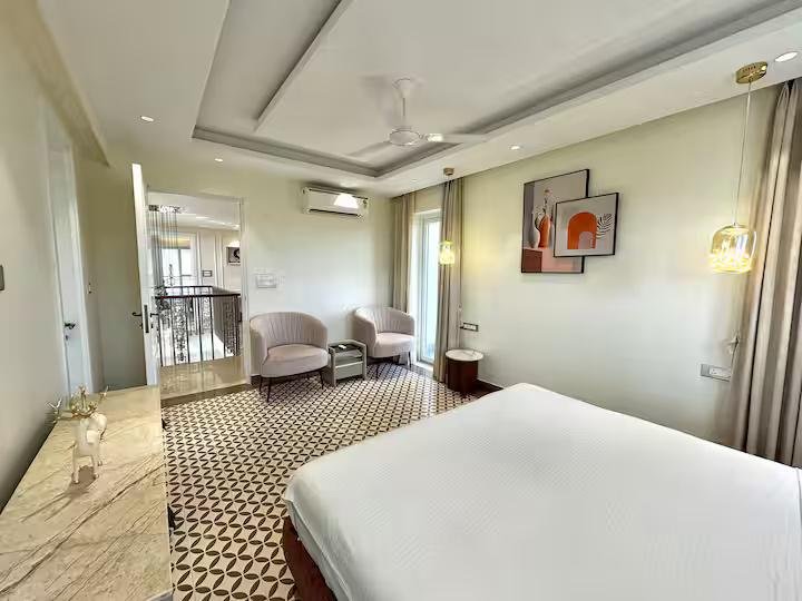 Magnificent 4BHK Standalone Villa | Pvt Pool | Parra x Solis Nature