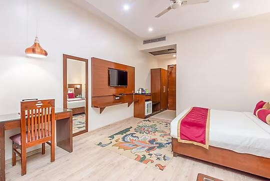 DLS Hotels on the Ganges x Solis Nature