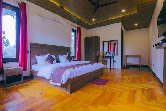 The Mountain Paradise Resort, Almora x Solis Nature