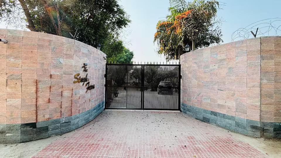 The Singh Farm - 4BHK Private Pool Farm House x Solis Nature