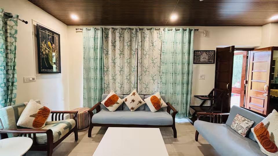 The Singh Farm - 4BHK Private Pool Farm House x Solis Nature