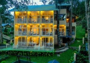 Areva Inn Resort Munnar by VOYE HOMES x Solis Nature