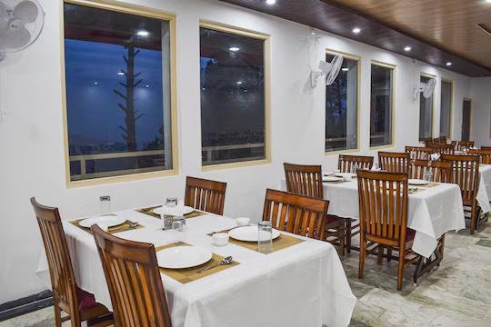 Red Roof Resort Lansdowne x Solis Nature