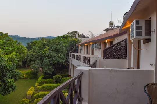 Serenity Corbett Resort x Solis Nature