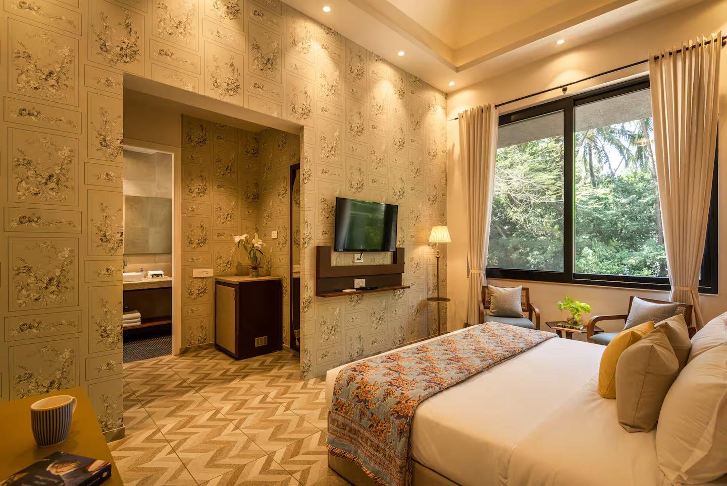 TBK beach villa | Private pool & jacuzzi | Housekeepin x Solis Nature