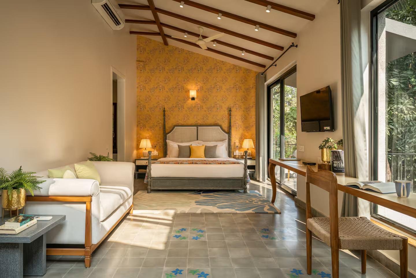 TBK beach villa | Private pool & jacuzzi | Housekeepin x Solis Nature