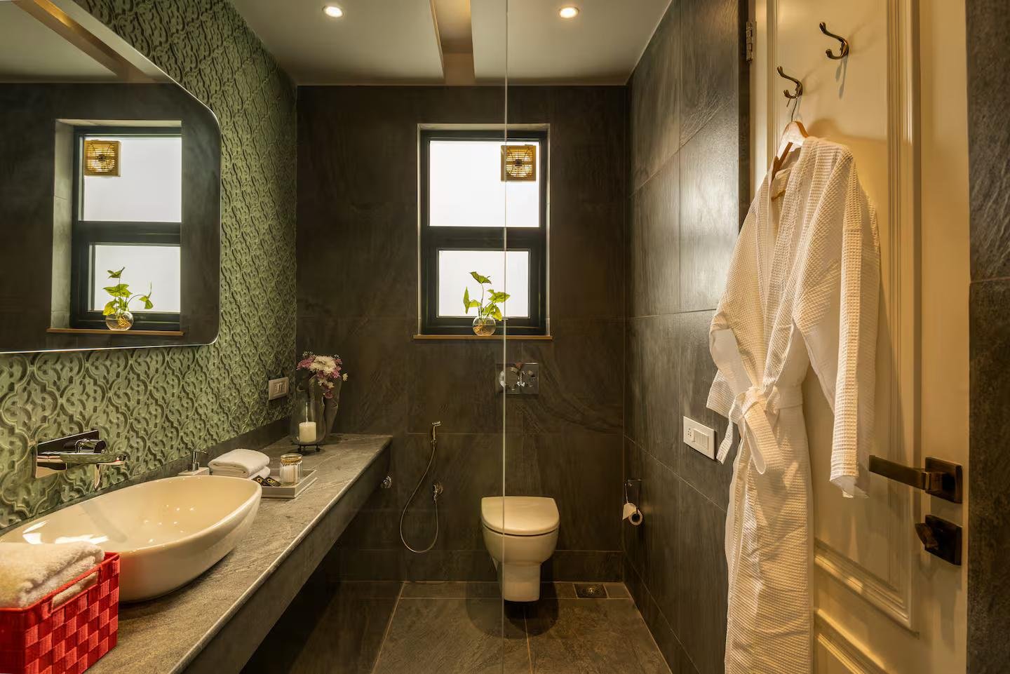 TBK beach villa | Private pool & jacuzzi | Housekeepin x Solis Nature