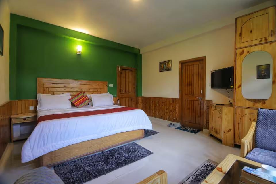 3BHK + 1 Kid Room, My-lo Cottage by Geeta Villas x Solis Nature